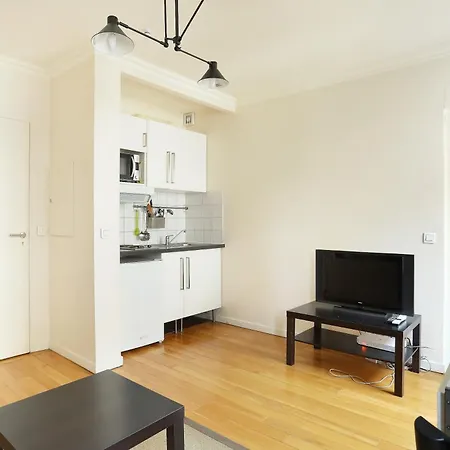 아파트 Pick A Flat's In Batignolles - Rue Biot 파리