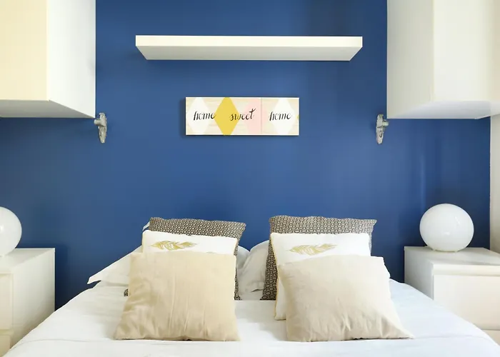 Pick A Flat's In Batignolles - Rue Biot