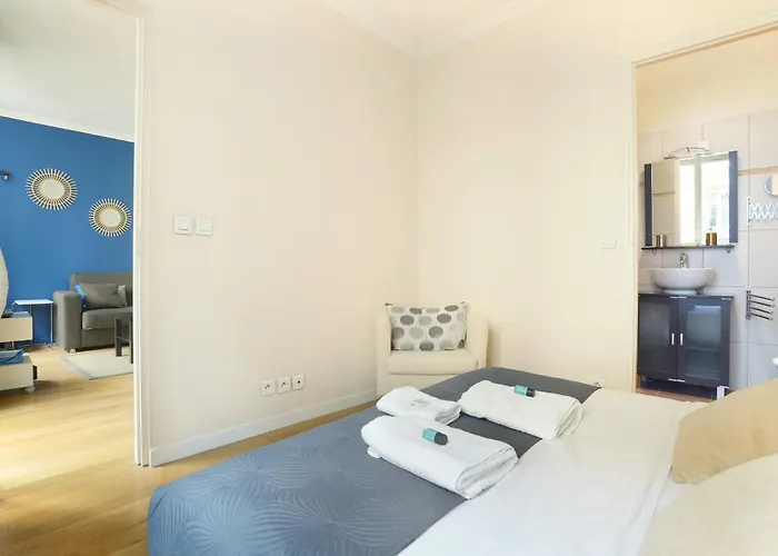 Pick A Flat's In Batignolles - Rue Biot *
