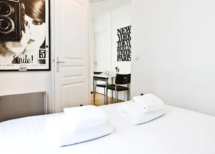 Pick A Flat's In Batignolles - Rue Biot *