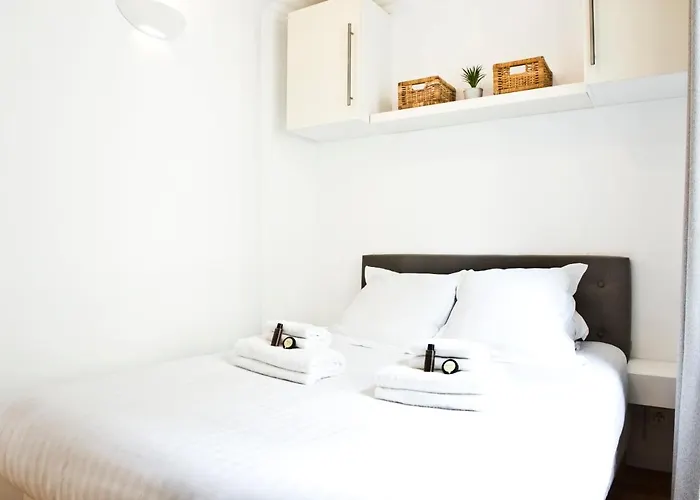 Pick A Flat's In Batignolles - Rue Biot * Párizs