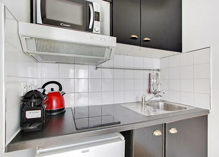 Pick A Flat's In Batignolles - Rue Biot *