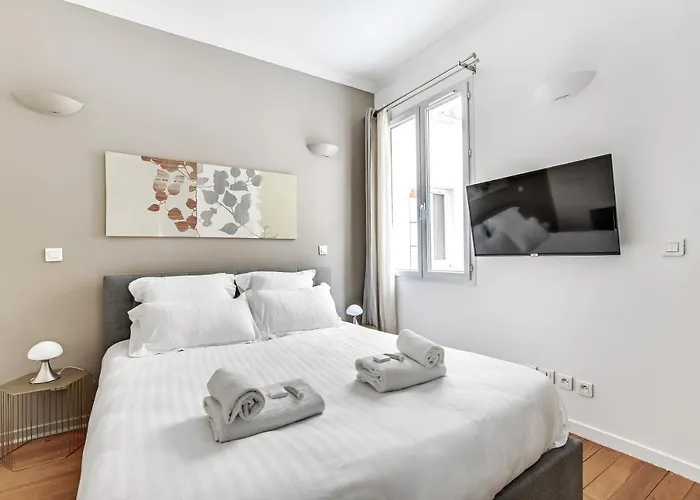 Pick A Flat's In Batignolles - Rue Biot *